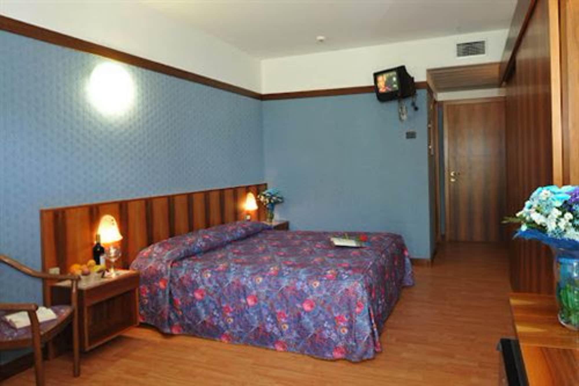 Park Hotel Oasi Гарда Екстер'єр фото