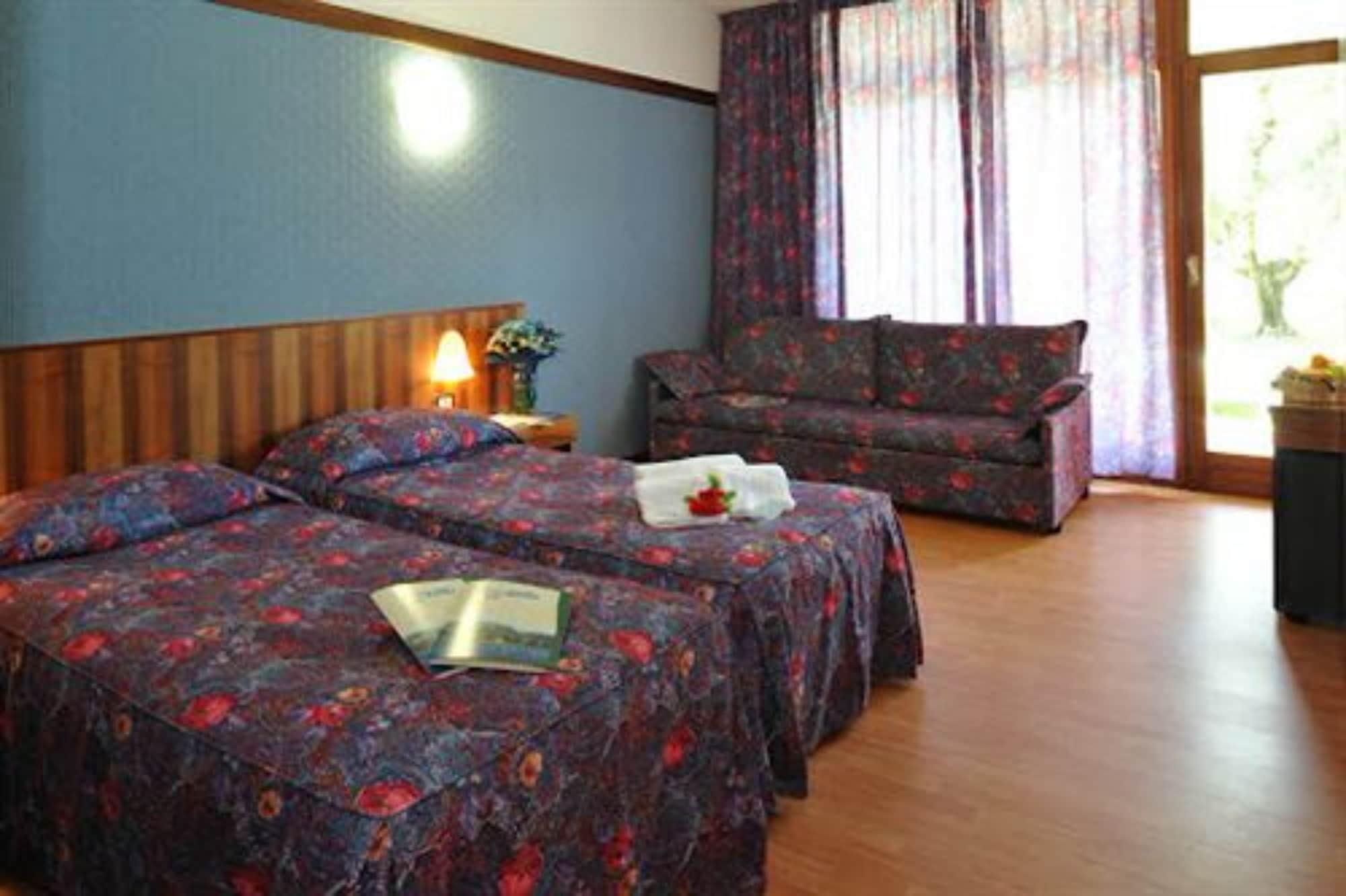 Park Hotel Oasi Гарда Екстер'єр фото