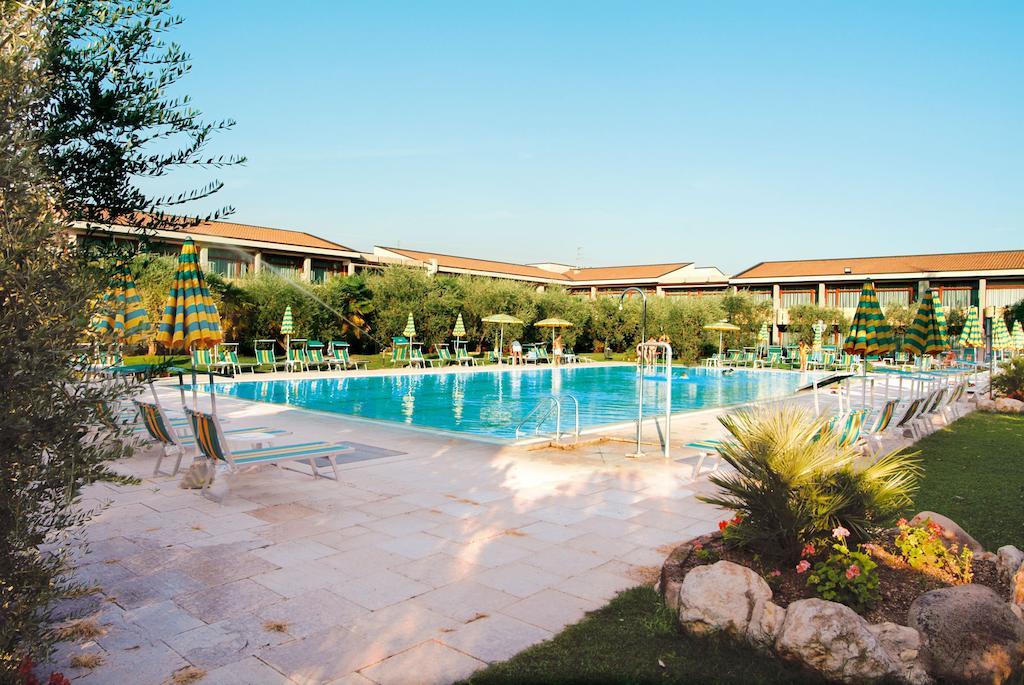 Park Hotel Oasi Гарда Екстер'єр фото